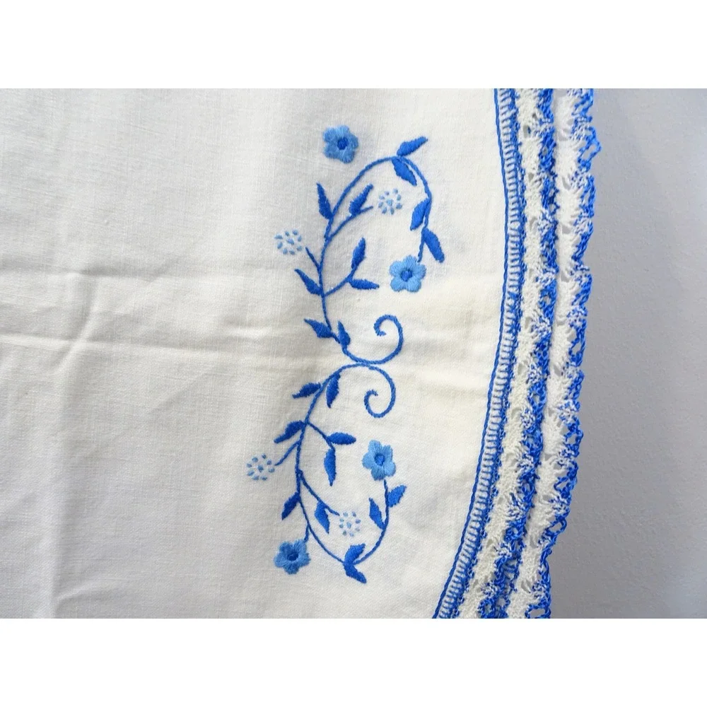 VTG White Linen Tablecloth Blue Teapot Floral Embroidery Crochet Trim Cottage